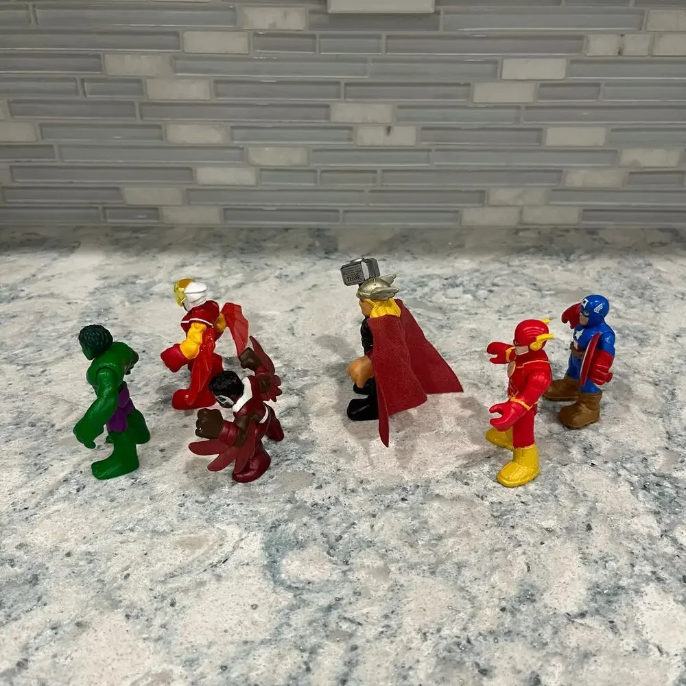 Playskool Marvel Super Heroes Hulk Thor Flash Captain America & 2 Falcon Figures